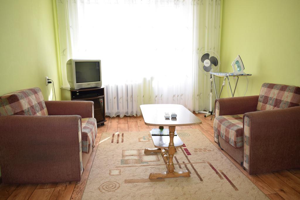 Apartment On Vasylya Chervoniya 67 Ρίβνε Εξωτερικό φωτογραφία