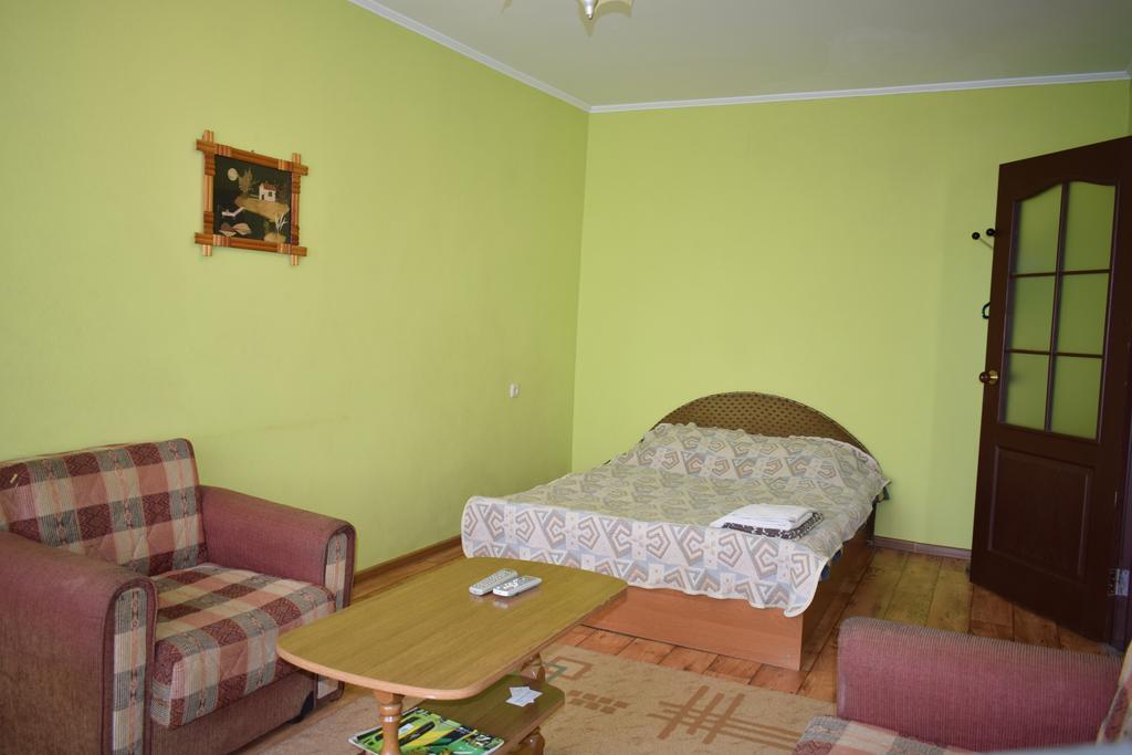 Apartment On Vasylya Chervoniya 67 Ρίβνε Εξωτερικό φωτογραφία
